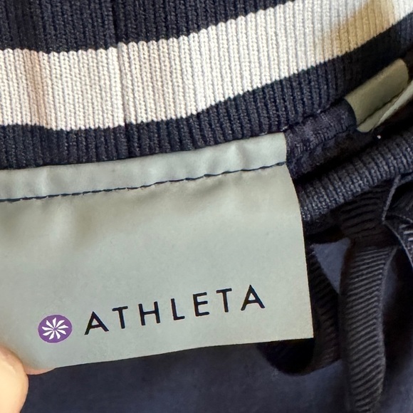 Athleta Sonora Skirt, Navy w/ White Stripes, Size 6 - Picture 7 of 9